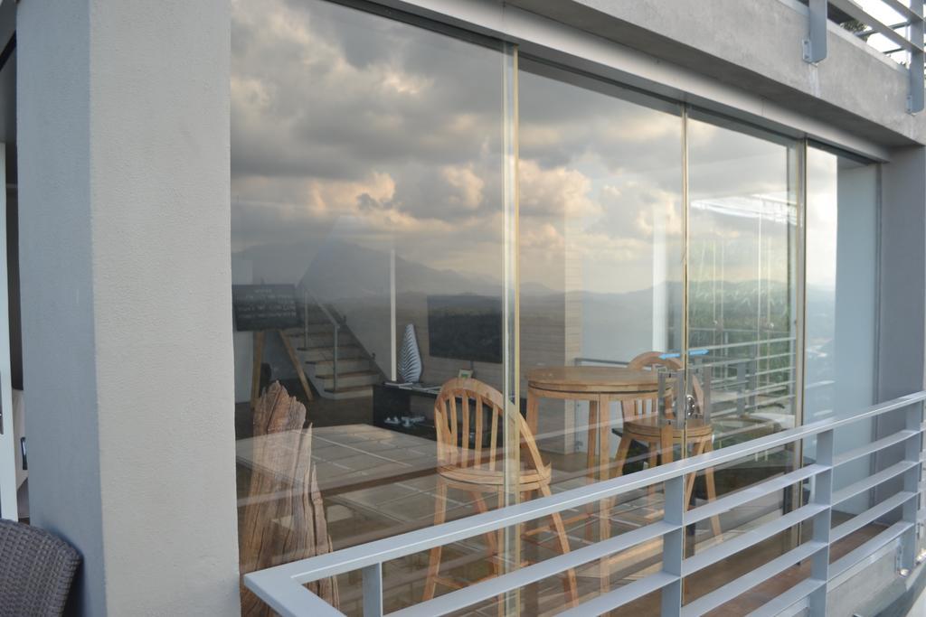 Sky Pavilion Канди Екстериор снимка