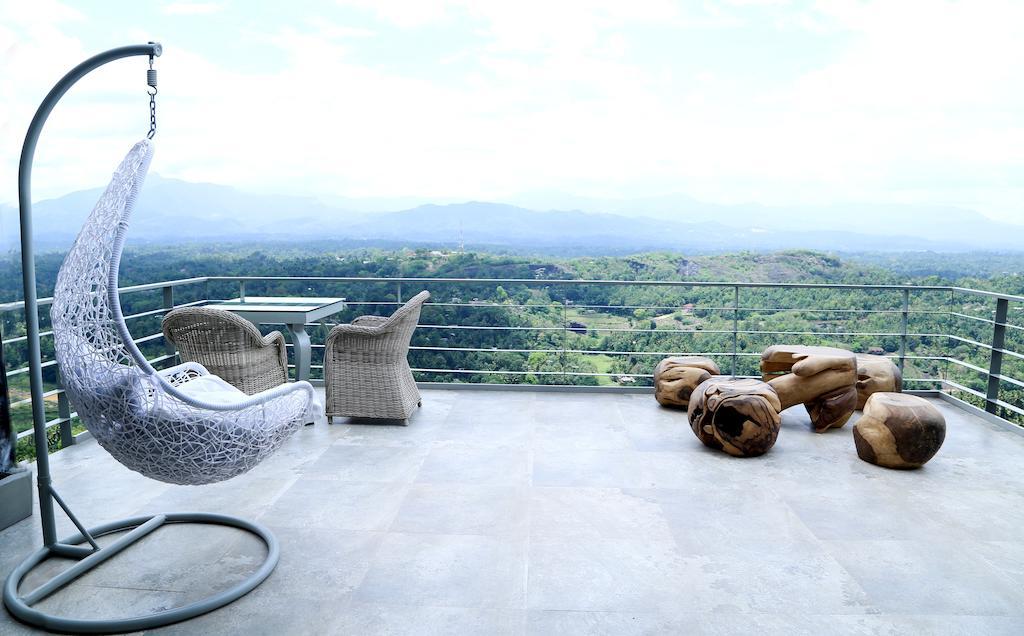 Sky Pavilion Канди Екстериор снимка